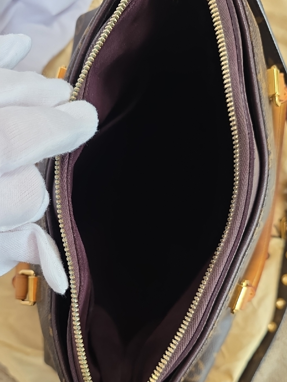 Louis Vuitton Pallas MM Satchel - Picture 9 of 16